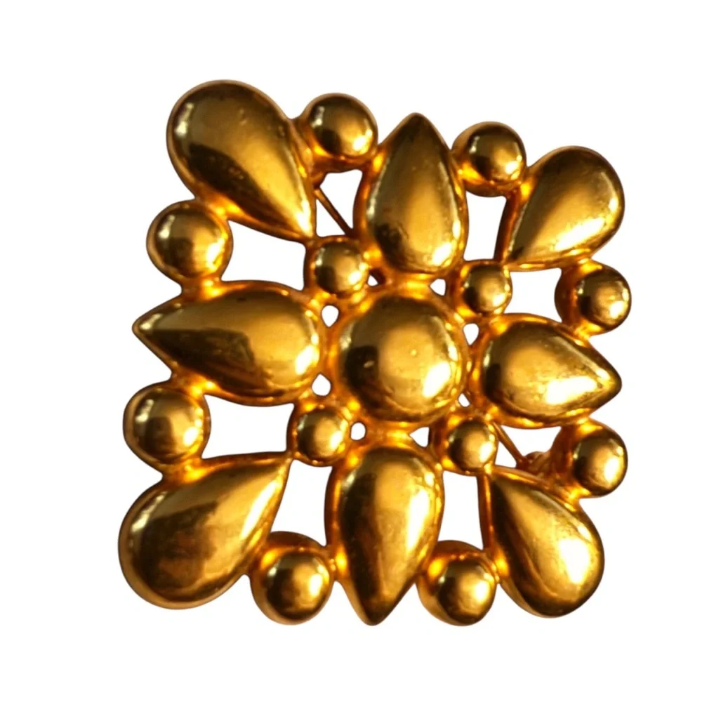 1980’s‎ Vintage Glam Textured Square Brooch in Bright Gold, 1.4” x 1.4”